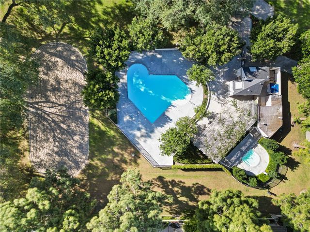 18 Brookdale, Irvine, CA 92604