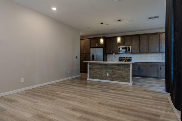 1111 W Diamondback Drive, Chandler, AZ 85286