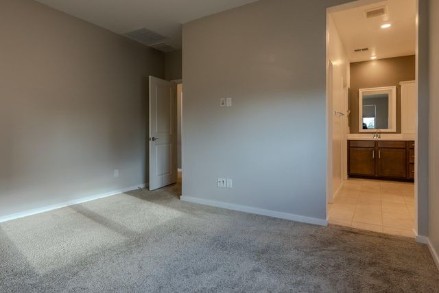 1111 W Diamondback Drive, Chandler, AZ 85286