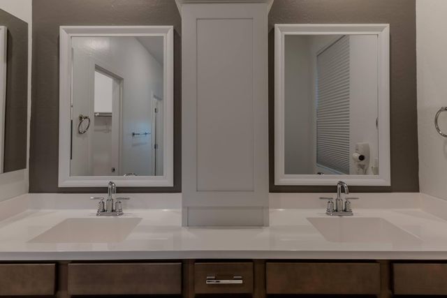 1111 W Diamondback Drive, Chandler, AZ 85286