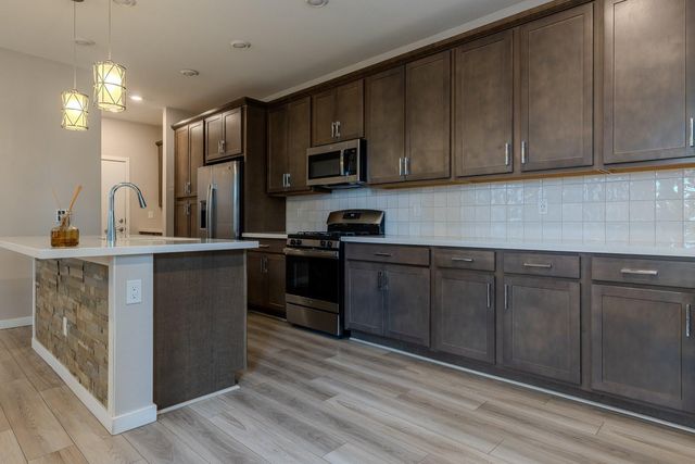 1111 W Diamondback Drive, Chandler, AZ 85286