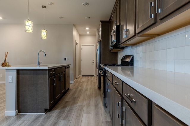 1111 W Diamondback Drive, Chandler, AZ 85286