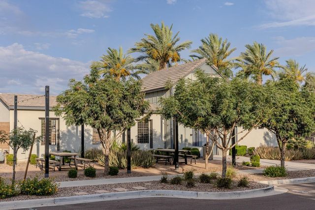 1111 W Diamondback Drive, Chandler, AZ 85286