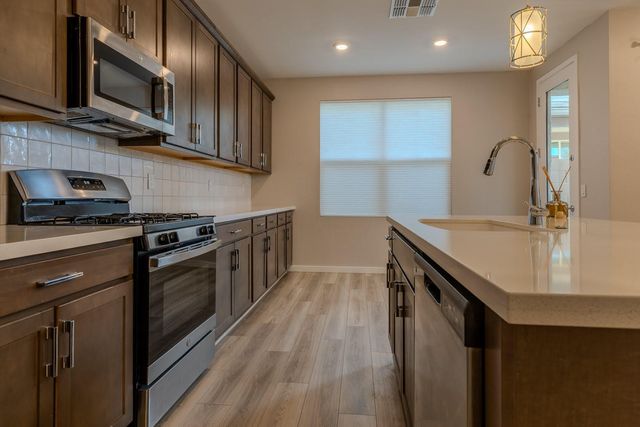 1111 W Diamondback Drive, Chandler, AZ 85286