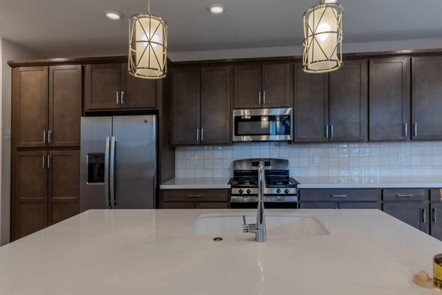 1111 W Diamondback Drive, Chandler, AZ 85286