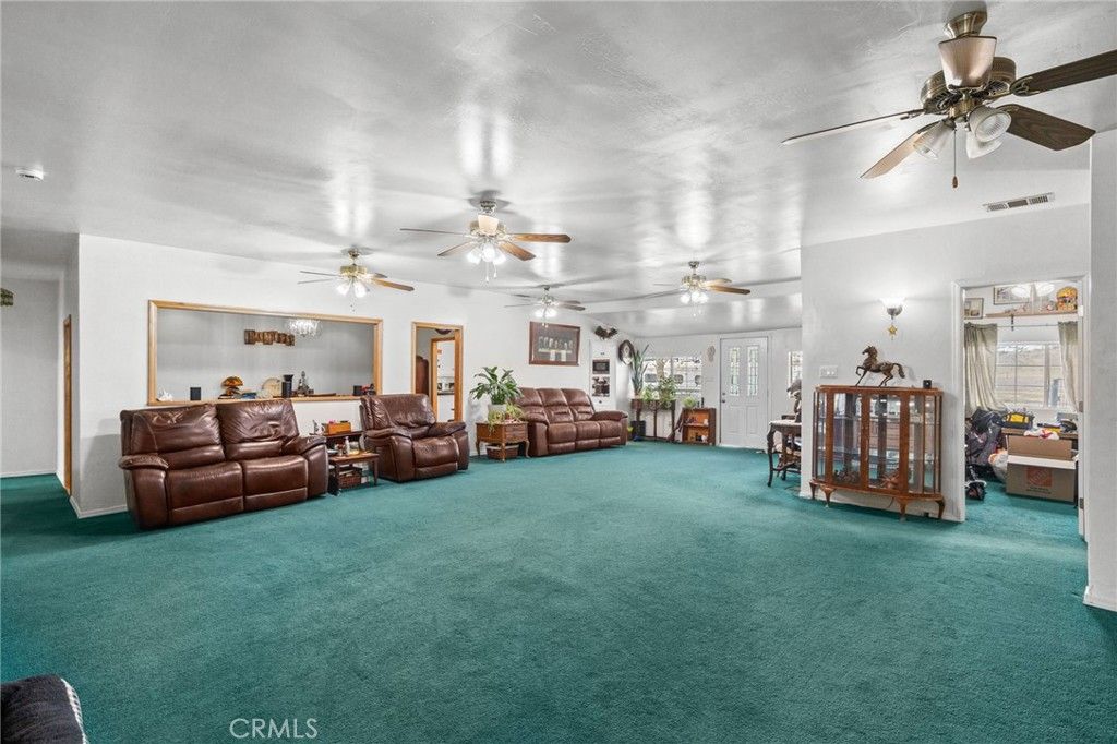 Image 11 of property listing at 28106 Highway 119, Taft, CA 93268