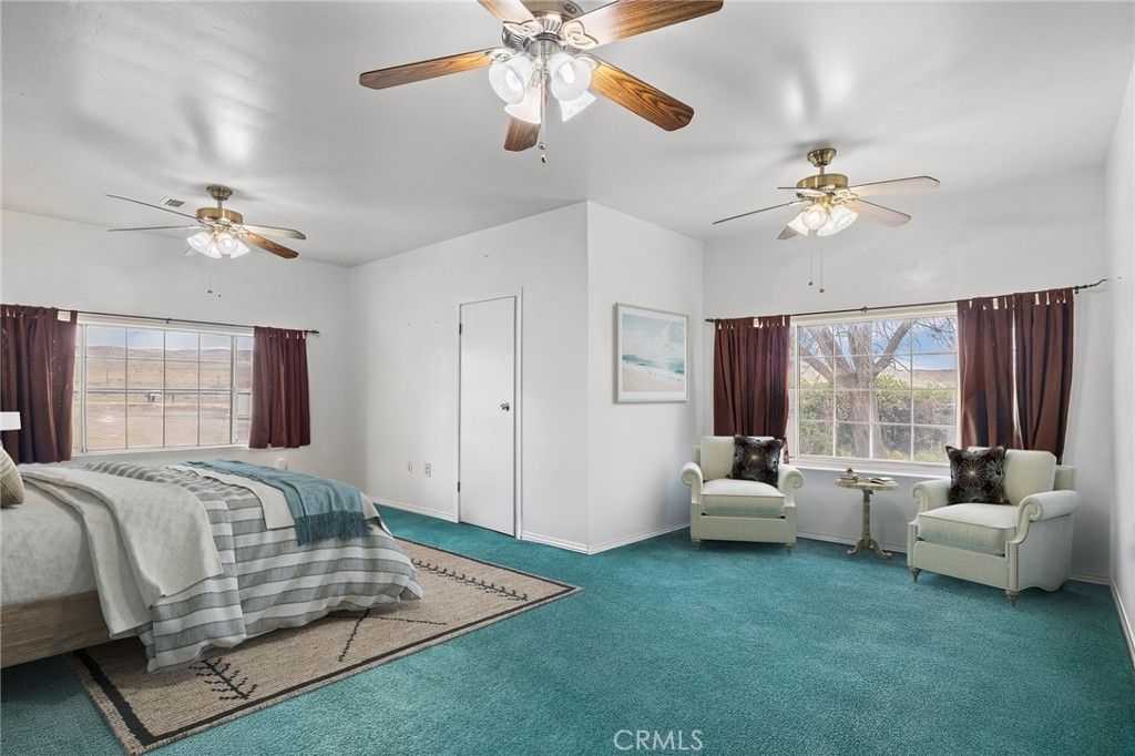 Image 13 of property listing at 28106 Highway 119, Taft, CA 93268