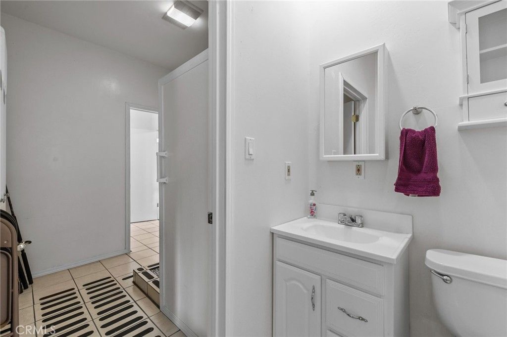 Image 25 of property listing at 28106 Highway 119, Taft, CA 93268