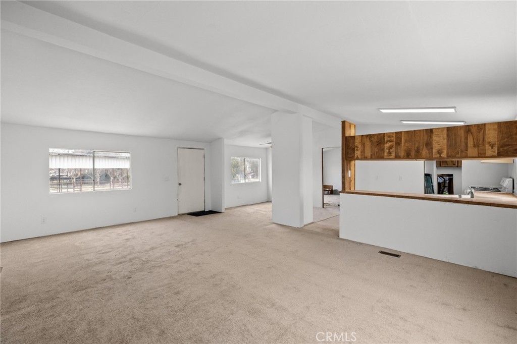 Image 33 of property listing at 28106 Highway 119, Taft, CA 93268