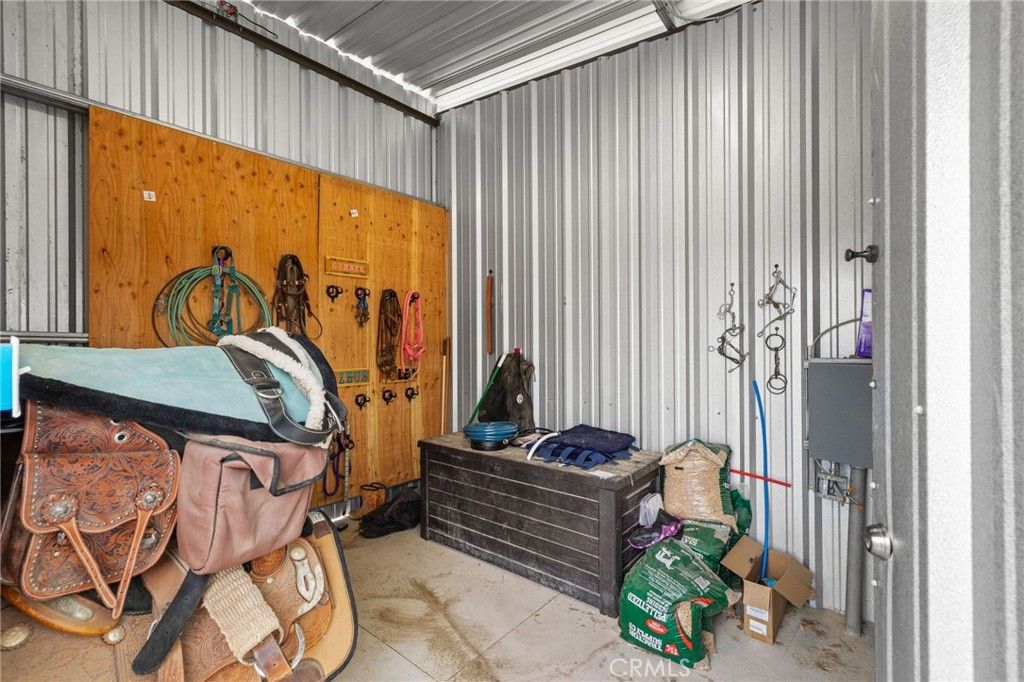 Image 37 of property listing at 28106 Highway 119, Taft, CA 93268