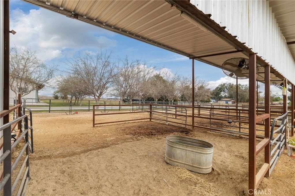 Image 42 of property listing at 28106 Highway 119, Taft, CA 93268