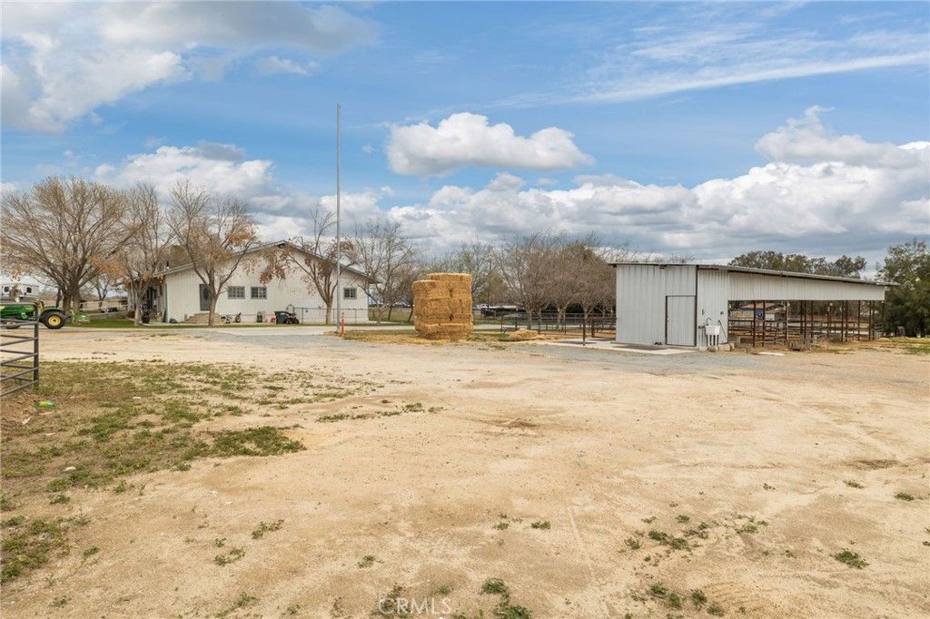 Image 47 of property listing at 28106 Highway 119, Taft, CA 93268