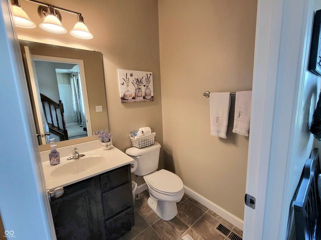 908 N Wild Pine Drive, Yorktown, IN 47396