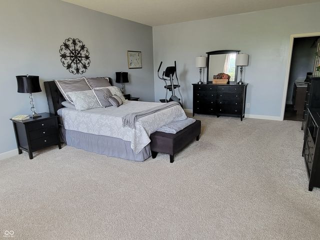 908 N Wild Pine Drive, Yorktown, IN 47396