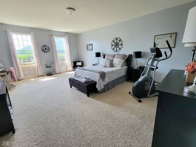 908 N Wild Pine Drive, Yorktown, IN 47396