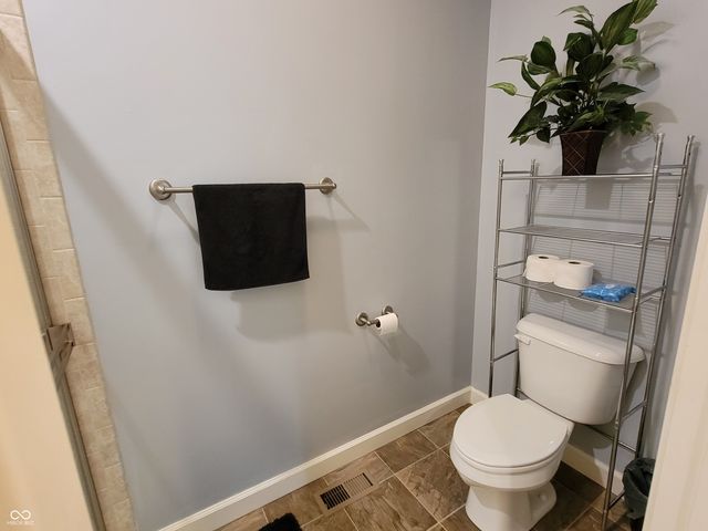 908 N Wild Pine Drive, Yorktown, IN 47396