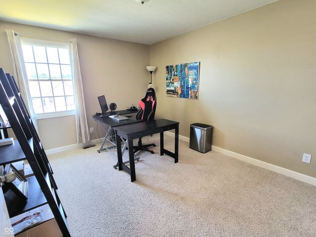 908 N Wild Pine Drive, Yorktown, IN 47396