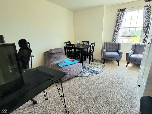 908 N Wild Pine Drive, Yorktown, IN 47396