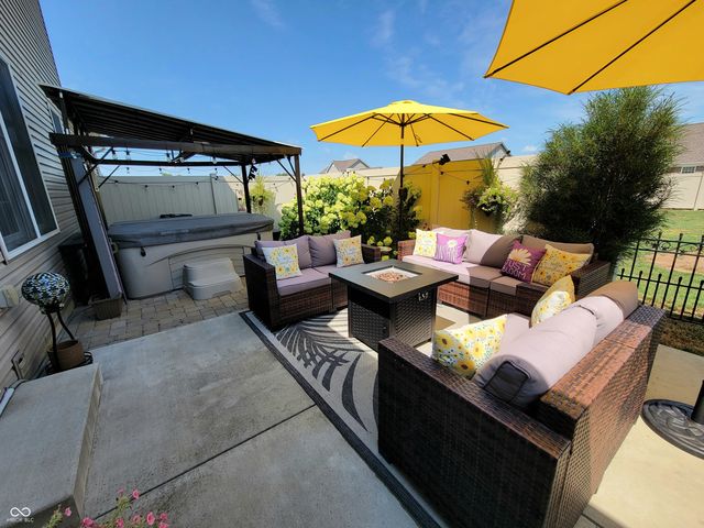 908 N Wild Pine Drive, Yorktown, IN 47396