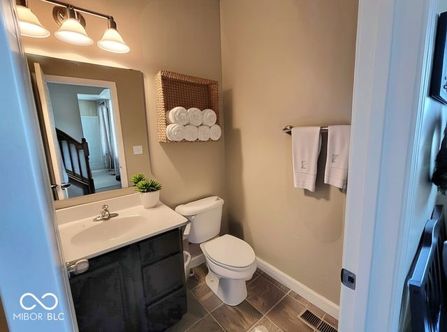 908 N Wild Pine Drive, Yorktown, IN 47396