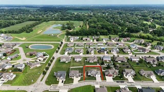 908 N Wild Pine Drive, Yorktown, IN 47396