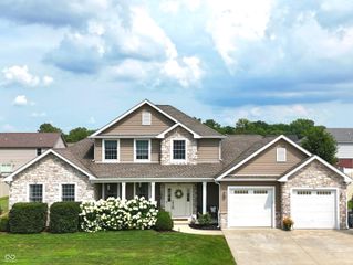 908 N Wild Pine Drive, Yorktown, IN 47396