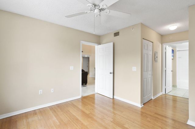 4159 N Haverhill Road 1319, West Palm Beach, FL 33417