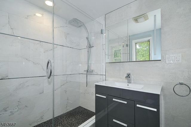 1700 Westover Rd, Linden City, NJ 07036