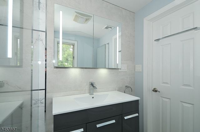 1700 Westover Rd, Linden City, NJ 07036