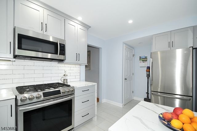 1700 Westover Rd, Linden City, NJ 07036