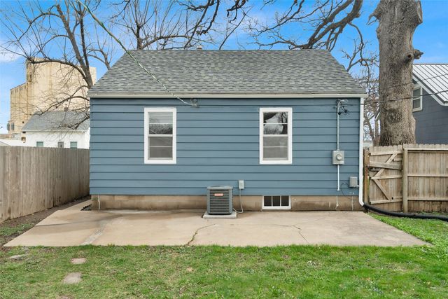 829 14th Street NE, Cedar Rapids, IA 52402