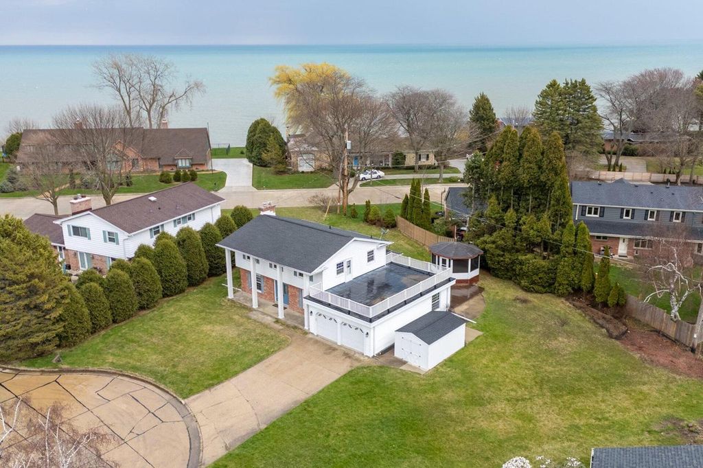23 Queens COURT, Racine, WI 53402