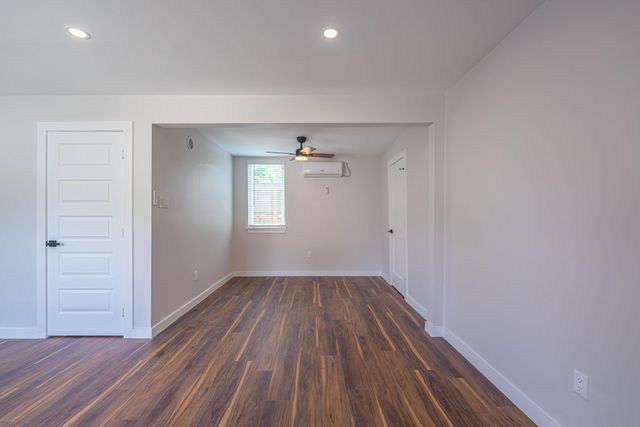 4202 Clay Street B, Houston, TX 77023