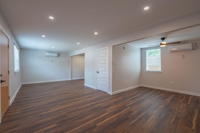4202 Clay Street B, Houston, TX 77023