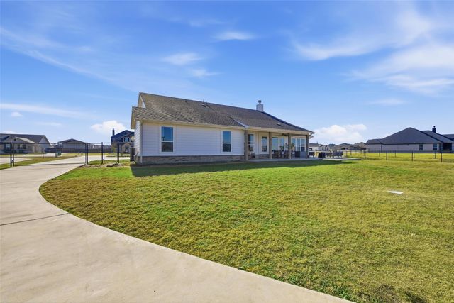 116 Oak Grove Drive, Rhome, TX 76078