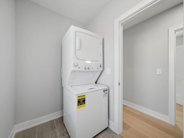 2442 W Wilson Avenue 3, Chicago, IL 60625