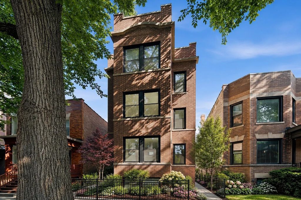 2442 W Wilson Avenue 3, Chicago, IL 60625