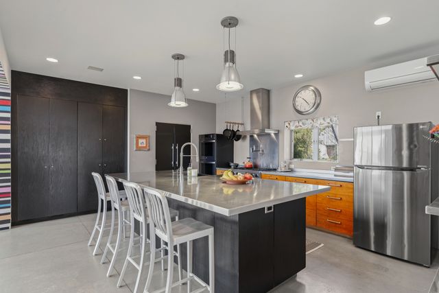 25 Camino Largo, Santa Fe, NM 87507