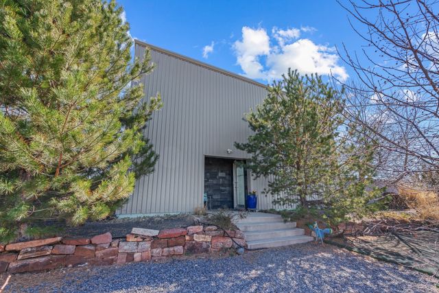 25 Camino Largo, Santa Fe, NM 87507