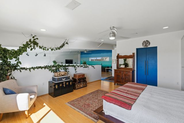 25 Camino Largo, Santa Fe, NM 87507