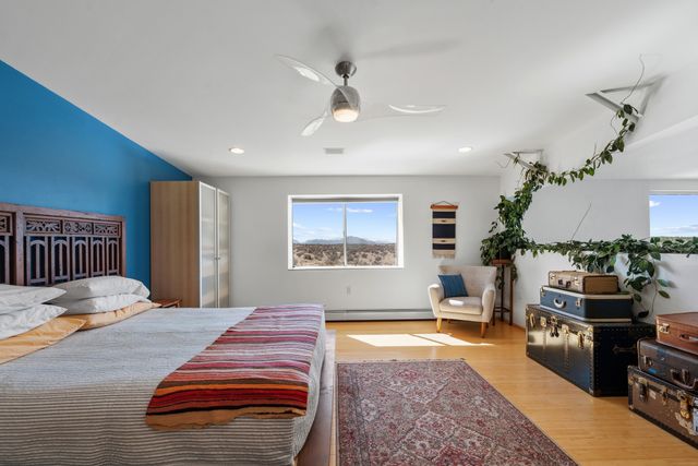 25 Camino Largo, Santa Fe, NM 87507