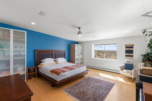25 Camino Largo, Santa Fe, NM 87507