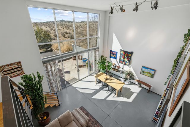 25 Camino Largo, Santa Fe, NM 87507