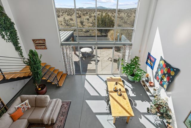 25 Camino Largo, Santa Fe, NM 87507