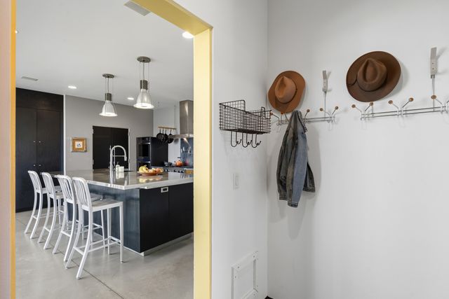 25 Camino Largo, Santa Fe, NM 87507