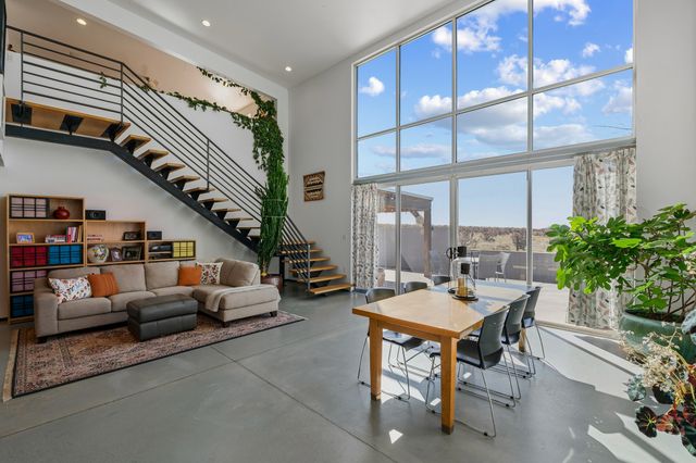25 Camino Largo, Santa Fe, NM 87507