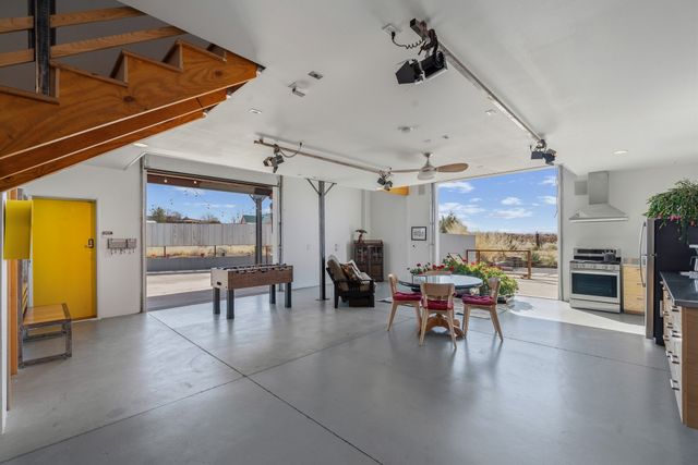 25 Camino Largo, Santa Fe, NM 87507