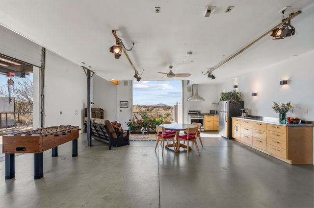 25 Camino Largo, Santa Fe, NM 87507