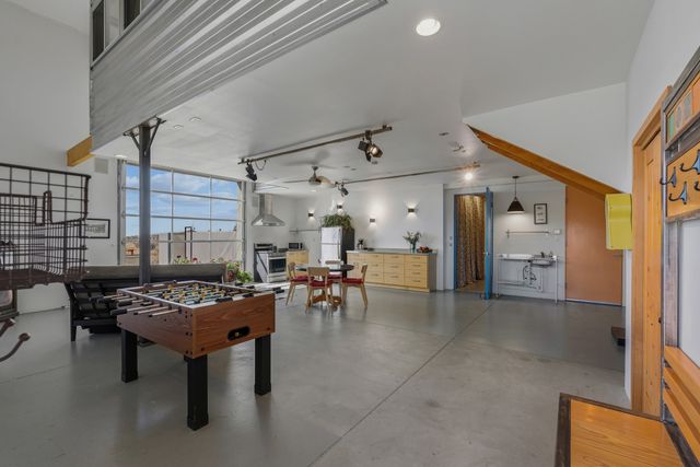 25 Camino Largo, Santa Fe, NM 87507