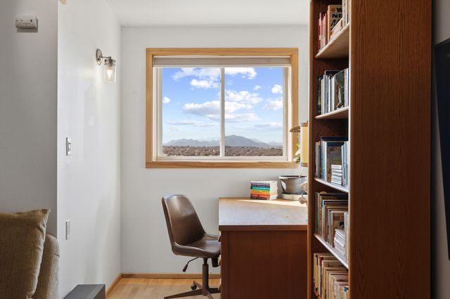 25 Camino Largo, Santa Fe, NM 87507